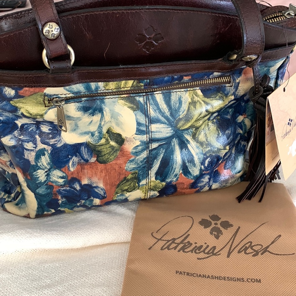 Patricia Nash Tote bag,blue clay collection. Poppy Toe